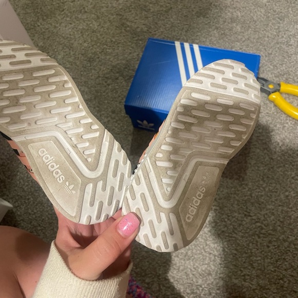 Adidas pink and floral girls 7k - Picture 4 of 5